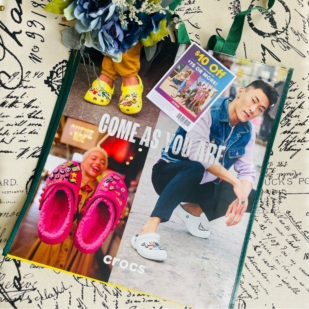 🏷️ FREE with - Purchase Crocs Reusable Large Shopping Bag Tote + $10 Coupon - Picture 2 of 2
